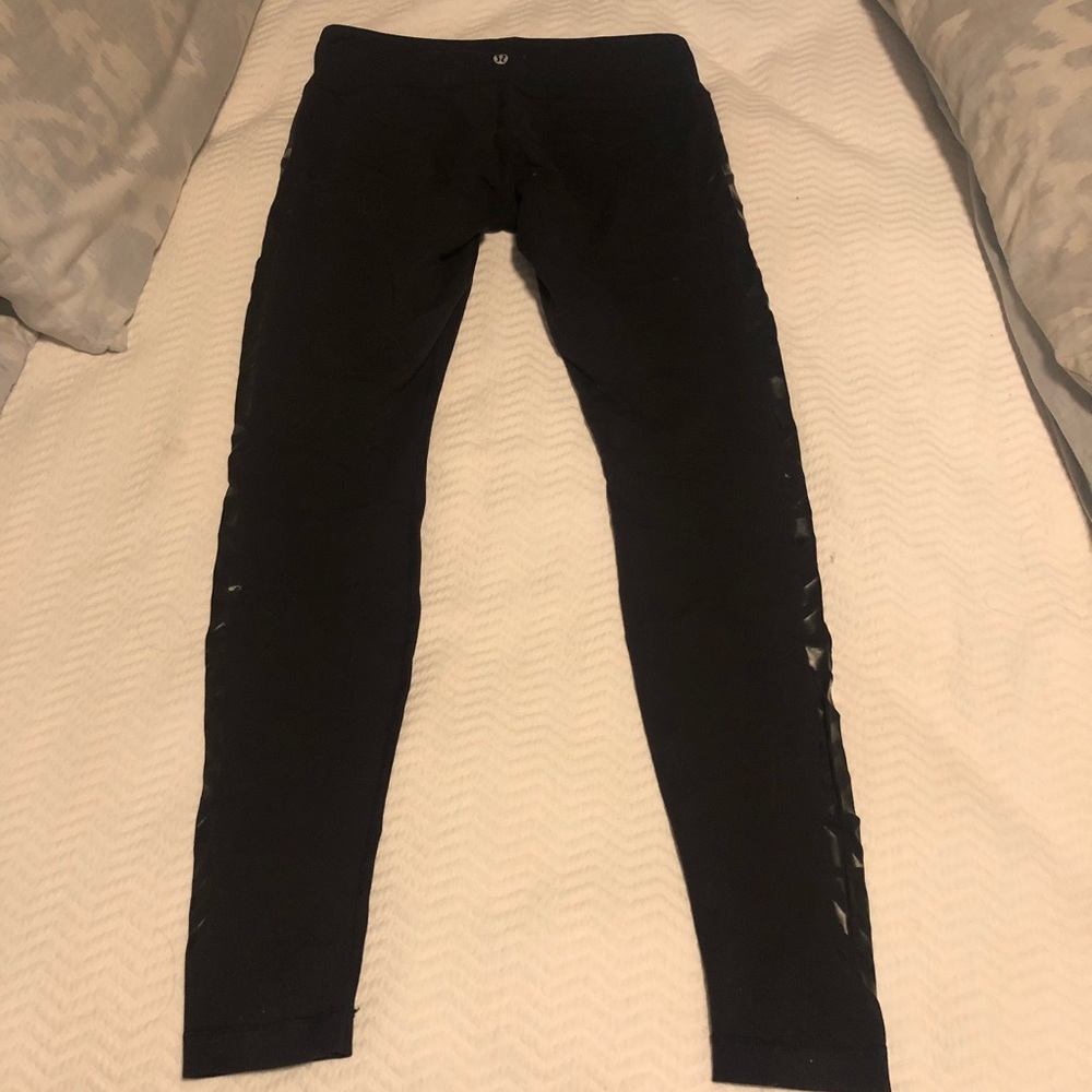 Black lululemon leggings